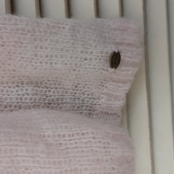 Guess Sweater - Picture 3 of 6